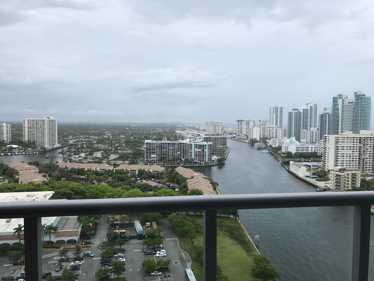 Beach Walk Resort De Lux Apartment Hallandale Beach Eksteriør bilde